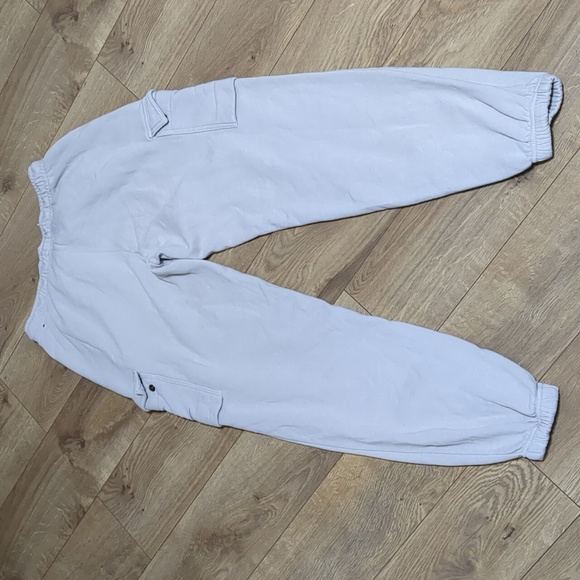 Nike loose fit beige Unisex cargo pants Size Small - Picture 2 of 10